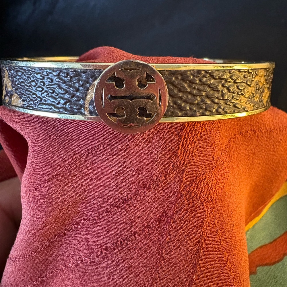 Tory Burch Fashion
Bracelets - Picture 2 of 6